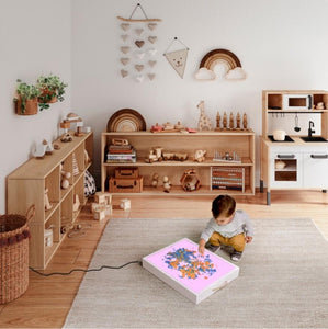 Boîte lumineuse sensorielle Montessori